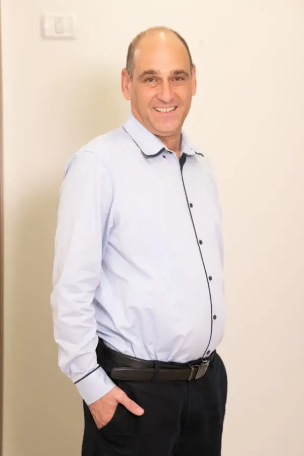 ד"ר שי גורן מומחה ליישור שיניים